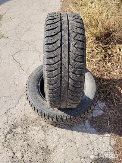 Bridgestone Ice Cruiser 7000 215/60 R16