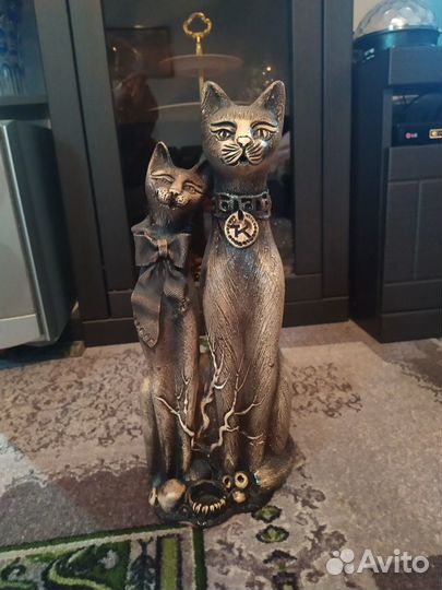 Скульптура счастливые коты