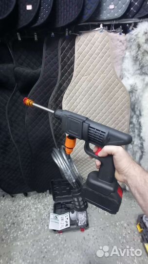 Аккумуляторная мини мойка высокого давления