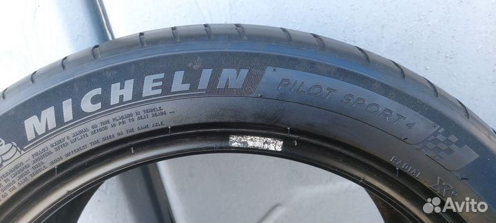 Michelin Pilot Sport 4 245/45 R17