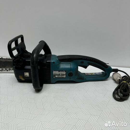 Электрическая цепная пила Makita UC 3530 A