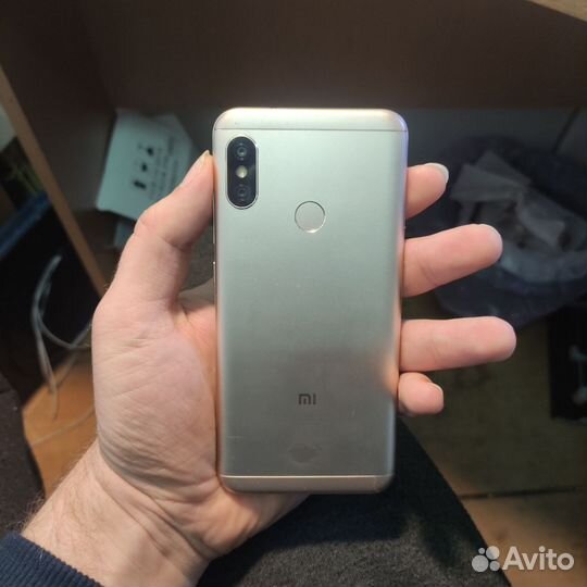Xiaomi Mi A2 Lite Android One, 4/64 ГБ