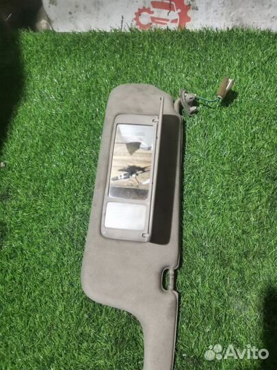 Козырек солнцезащитный передний левый Toyota