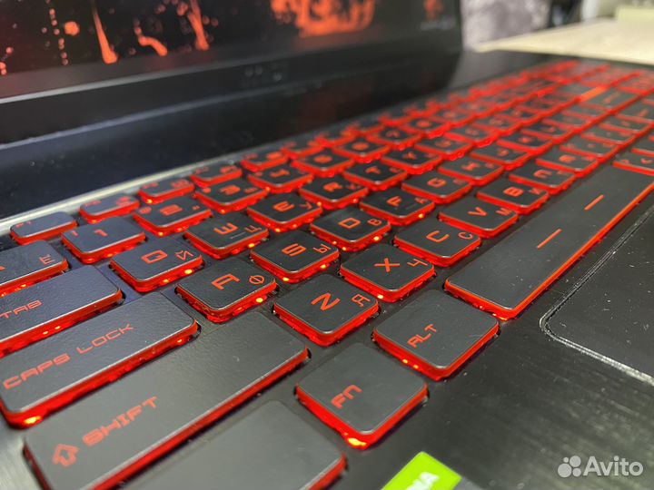 Игровой ноутбук msi 17.3 RTX 3050