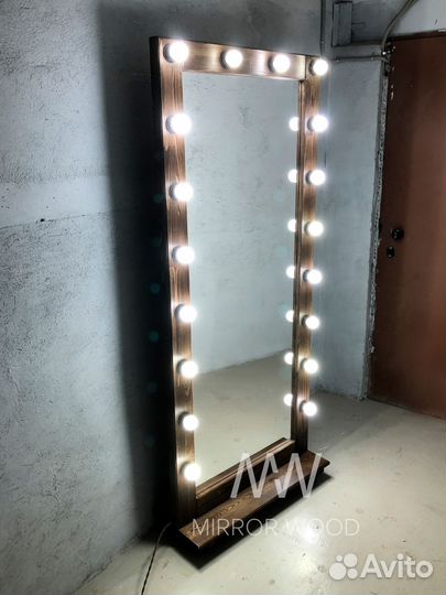 Зеркало в полный рост с лампочками
