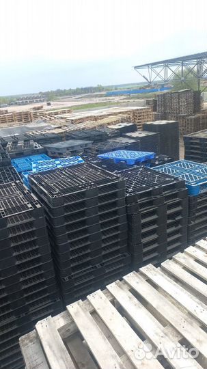 Пластиковые поддоны б/у 1200х1000
