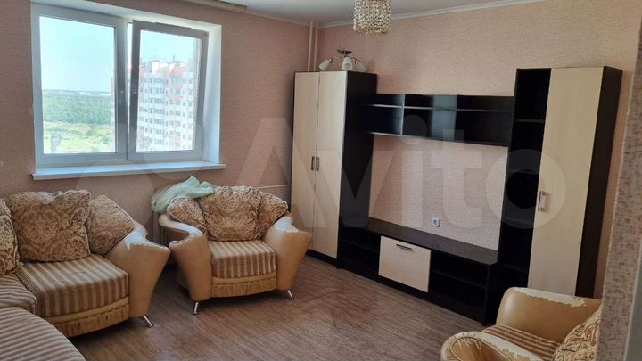 3-к. квартира, 86 м², 14/19 эт.