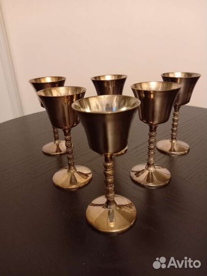 Рюмки на ножке