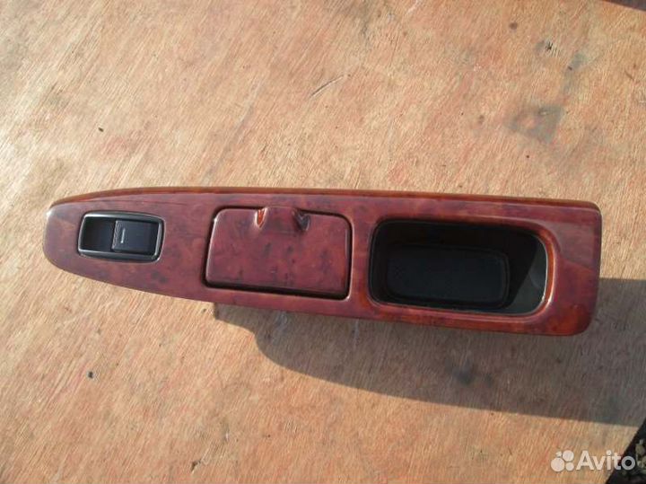 Кнопка стеклоподъемника задняя левая Toyota Camry