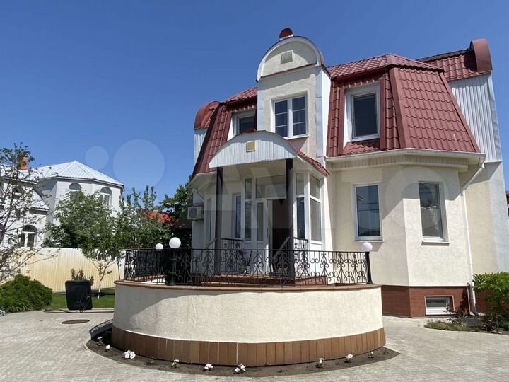 Коттедж 268,3 м² на участке 12 сот.