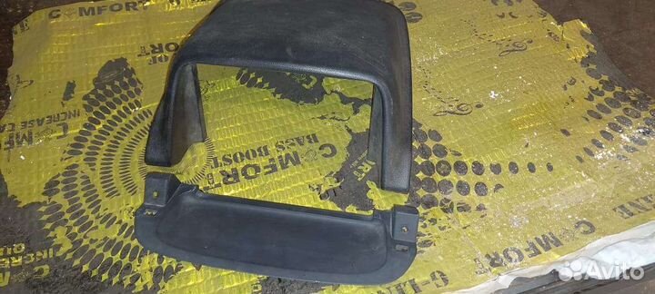 Консоль торпеды Subaru Forester SG5