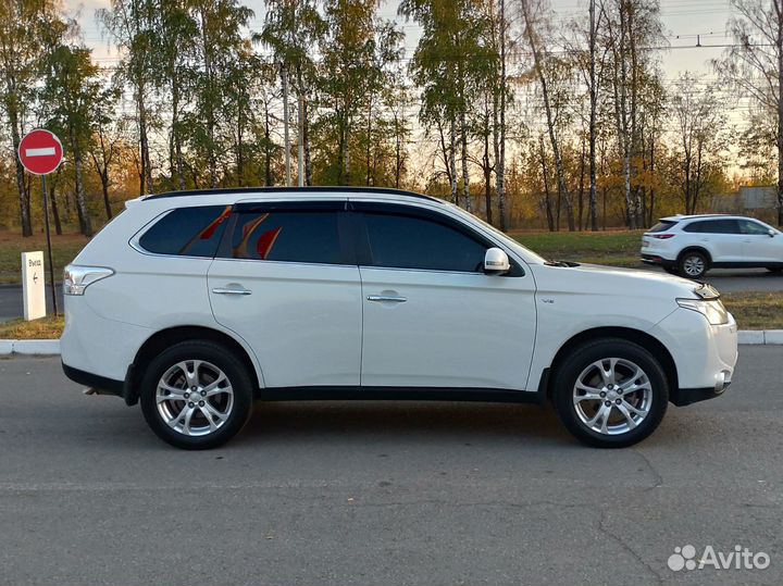 Mitsubishi Outlander 3.0 AT, 2013, 180 740 км