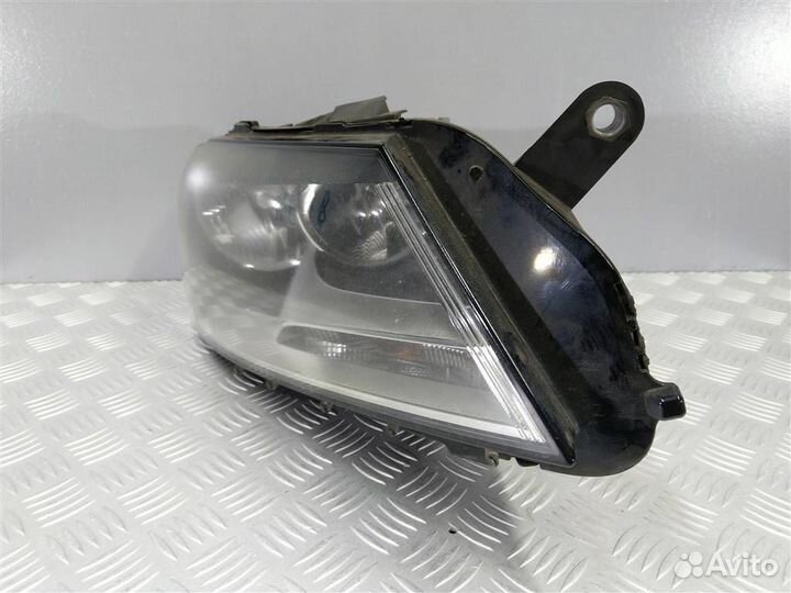 Фара правая Volkswagen Passat B7 3AC941006