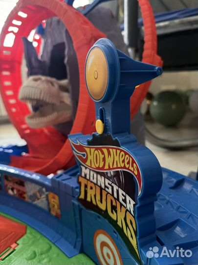 Гоночный трек Hot Wheels Вулкан Арена
