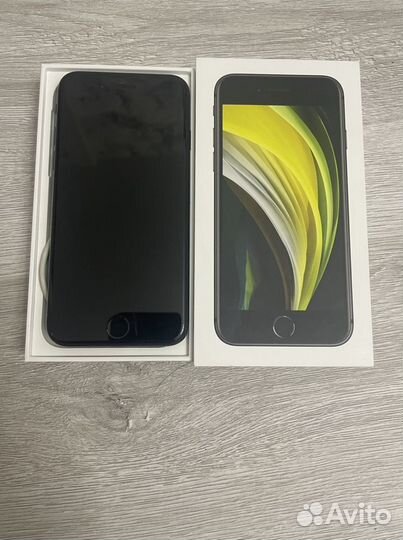 iPhone SE, 128 ГБ