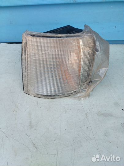 Указатель поворота левый Passat B3 1988-1993