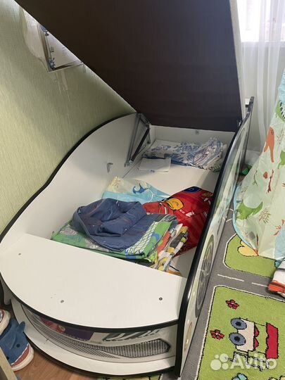 Детская кровать машинка