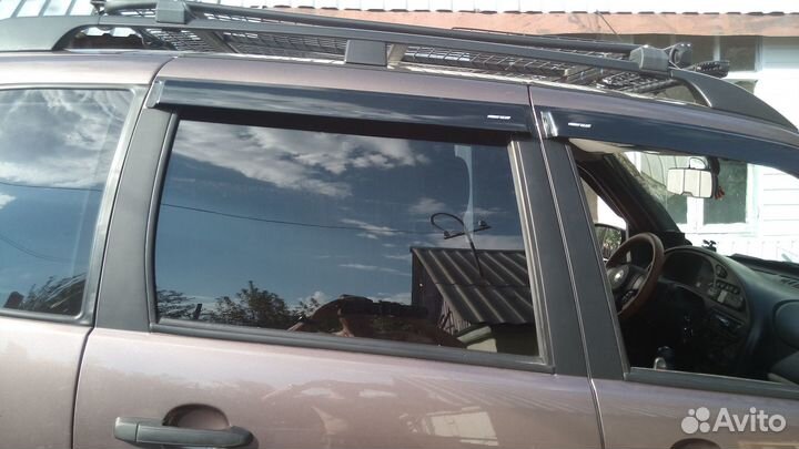 Накладки стоек шевроле нива