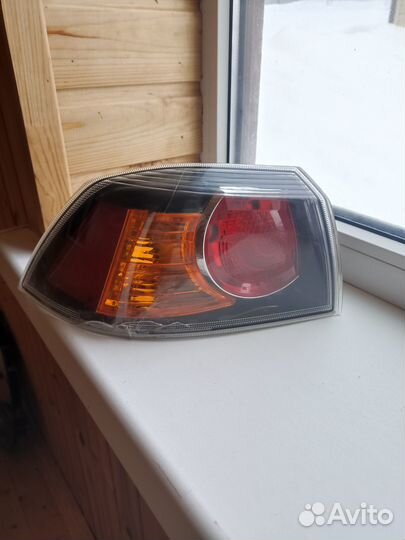 Фара на Mitsubishi