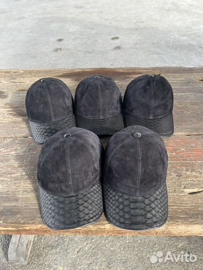 Кепка замш питон