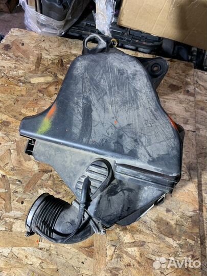 Корпус воздушного фильтра Bmw 3 E90 седан N46B20BA