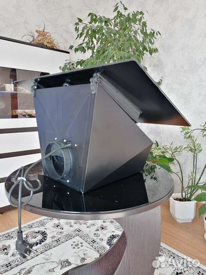 Вытяжка кухонная наклонная