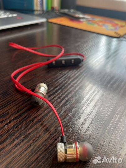 Беспроводные наушники