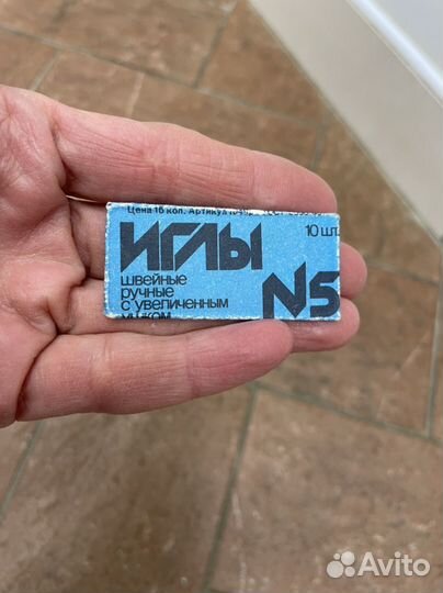 Иглы, ножницы, нитки, шкатулка рукоделие