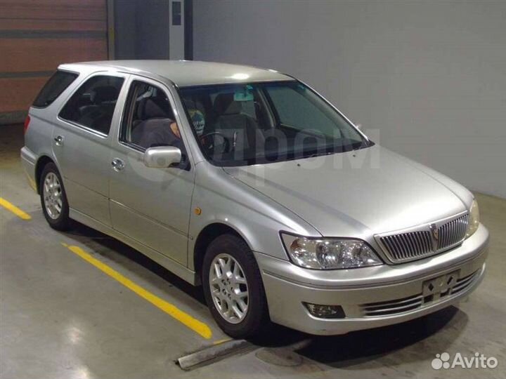 Стекло двери багажника Toyota Vista Ardeo AZV50