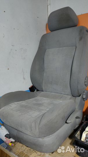 Передние сиденья