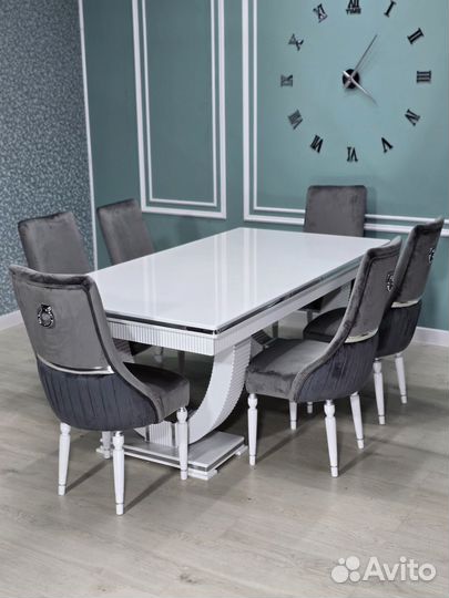 Кухонный стол и стулья