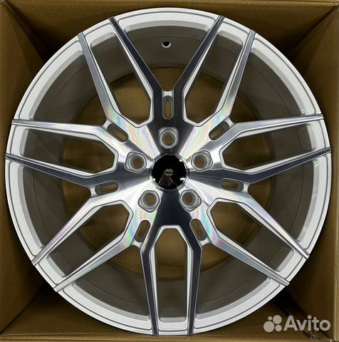 Диски на Toyota Highlander Тойота Хайлендер R18