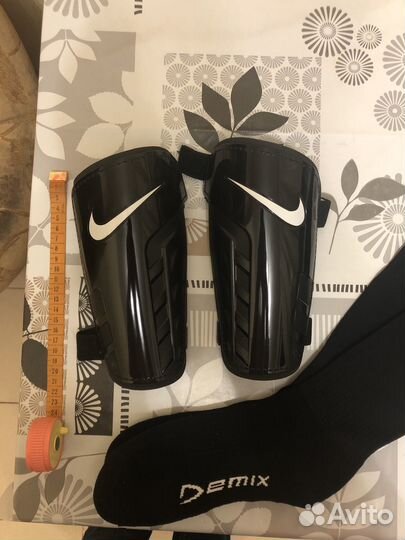 Футбольные щитки