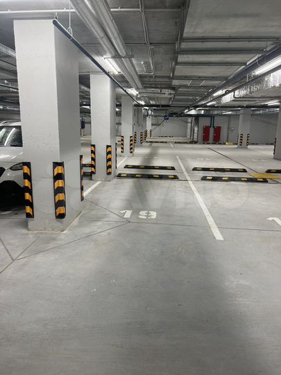Машиноместо, 14 м²