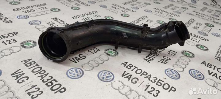 Патрубок интеркулера Фольксваген Гольф 6