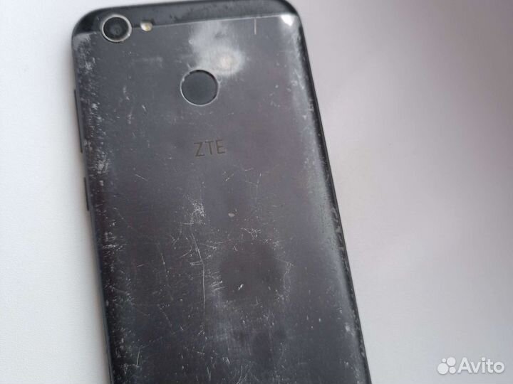 Телефон ZTE