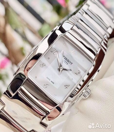 Женские Tissot T-Trend MOP Dial 6 бриллиантов