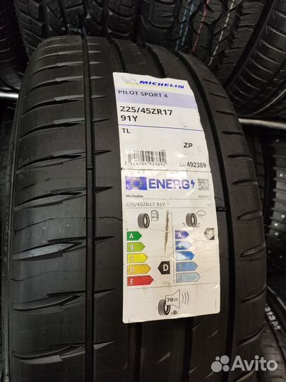 Michelin Pilot Sport 4 225/45 R17 91Y