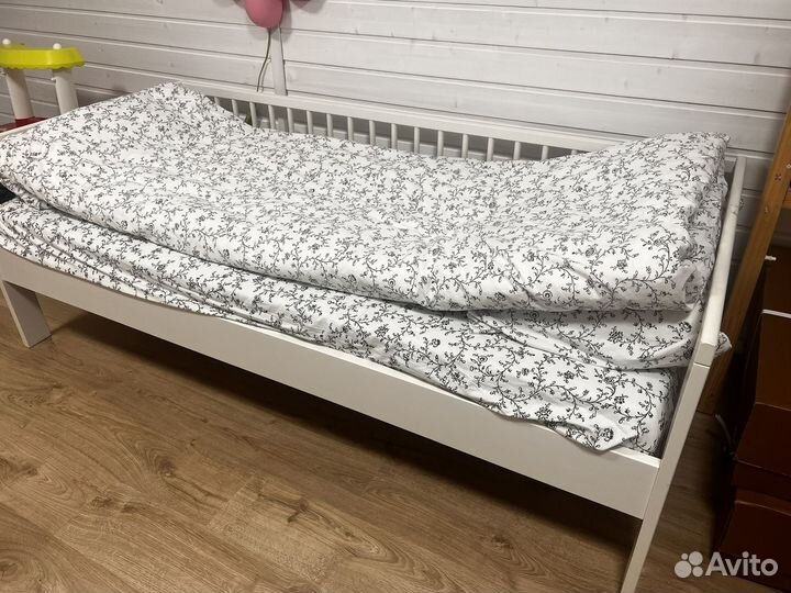 Детская кровать IKEA с матрасом