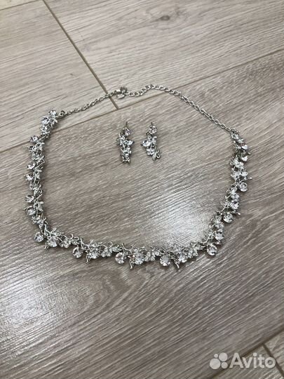 Ожерелье и серьги