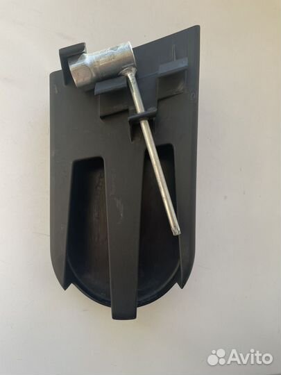 Polaris 850 держатель ремня со свечным ключом