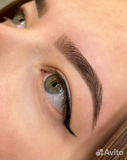 Мастер бровист