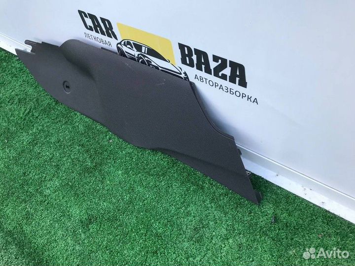 Накладка центральной консоли (R) Ford Fiesta