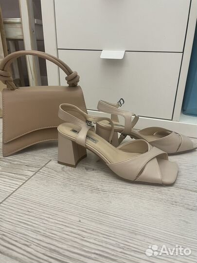 Босоножки женские и сумочка