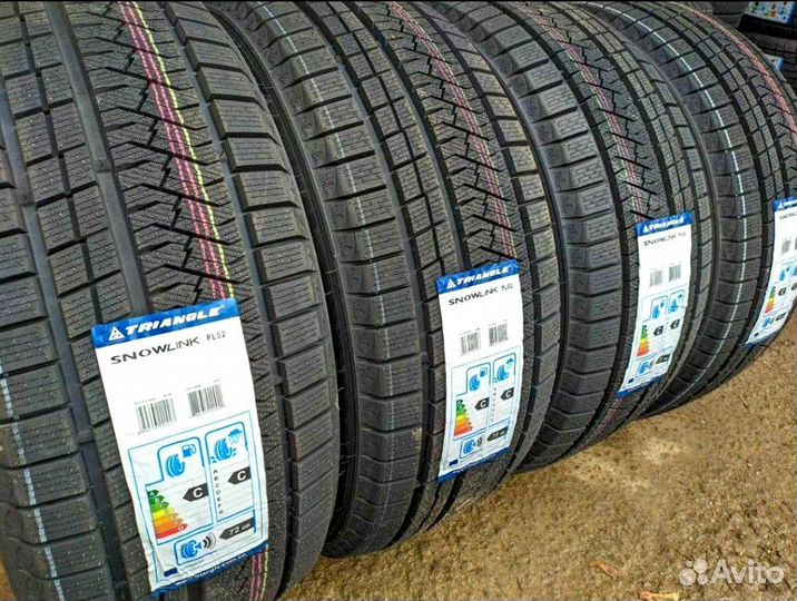 Triangle PL02 215/50 R18 98V