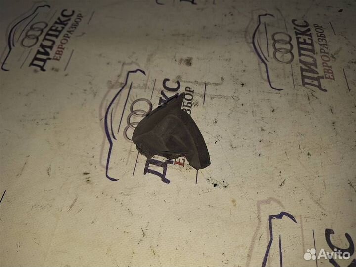 Пыльник (кузов наружные) Audi Q7 2005