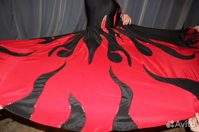 Сценические костюмы