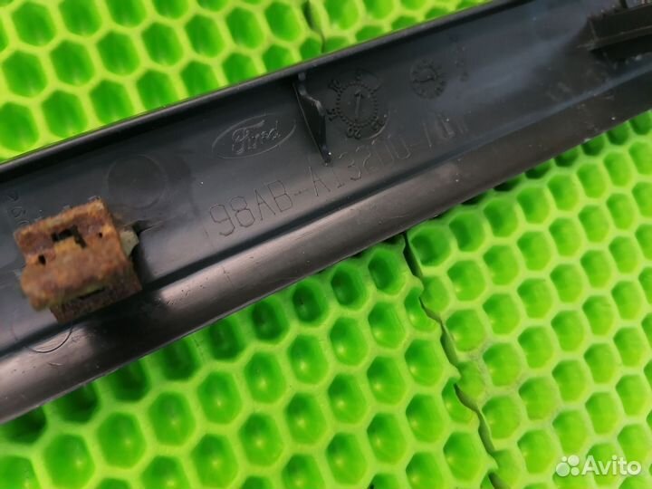 Порожек передний правый Форд Фокус 1