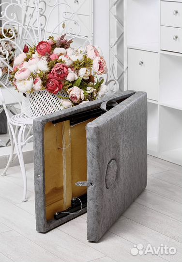 Массажный стол с вырезом и заглушкой