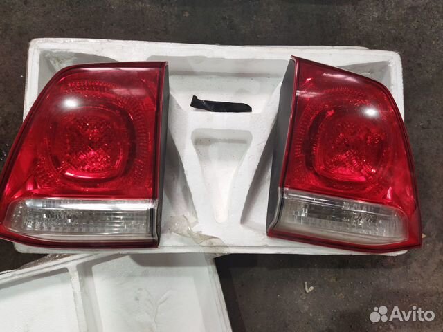 Фонарь крышки багажника на Toyota Land Cruiser 200